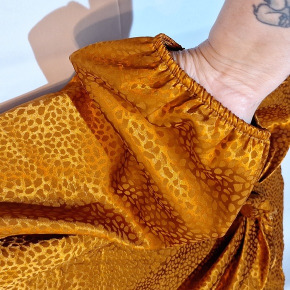 Dress Barn satin , animal print embossed, - Picture 5 of 6